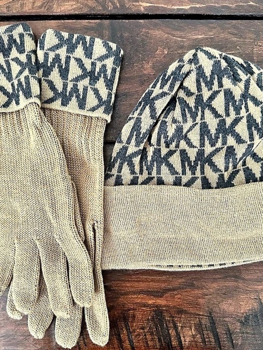 Michael Kors MK Logo Knit Beanie and Gloves Set Beige & Black